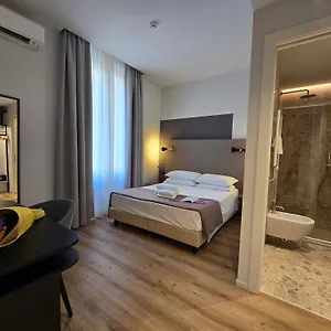 Отель Porta Pia